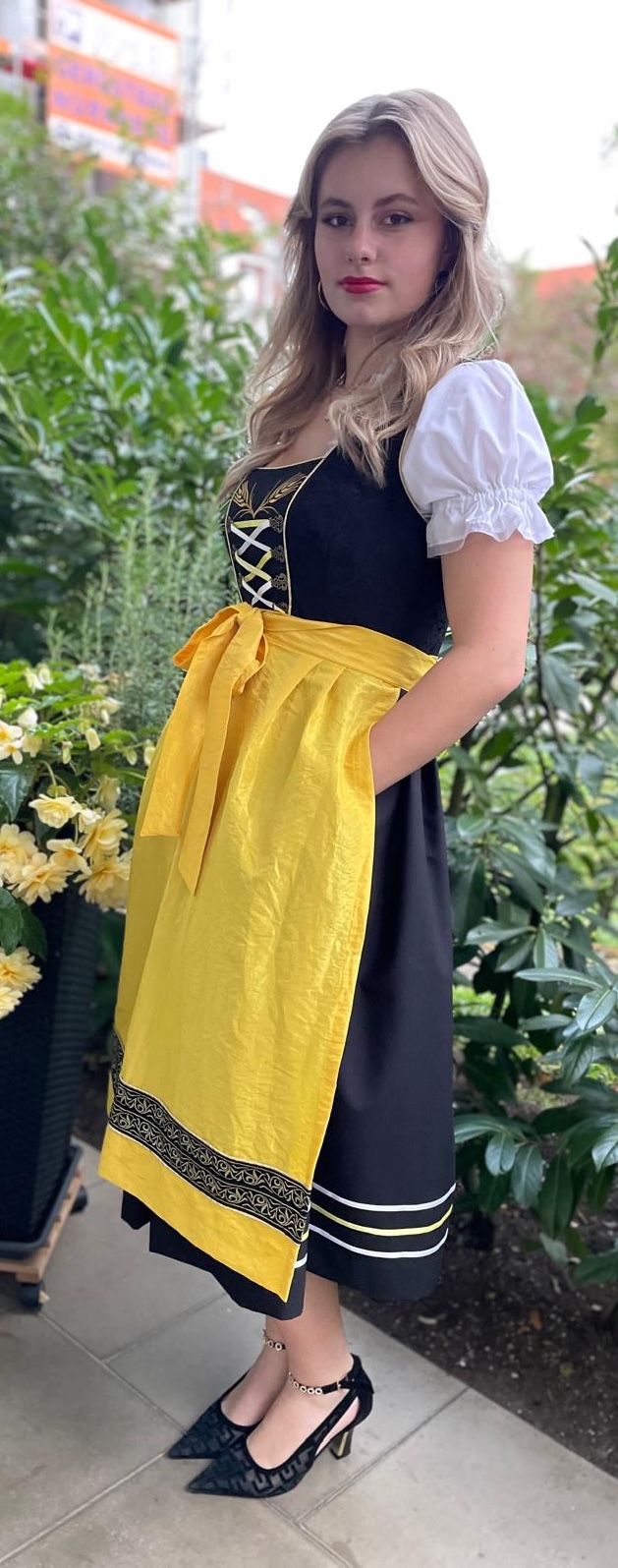 Frau in traditioneller Tracht